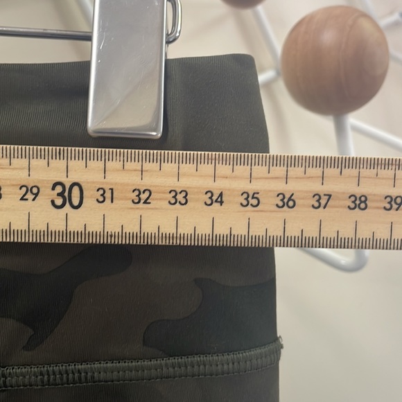 Lululemon  -  Wunder Under Crop High-Rise - Camo - 6 - Picture 9 of 13